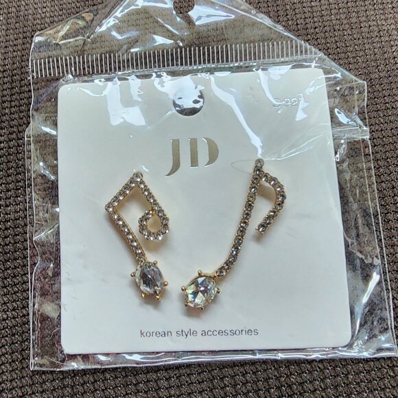 NWT JD Rhinestone Music Note Earrings - Picture 1 of 10